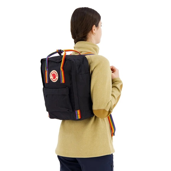 NWOT Fjallraven Kanken Classic Backpack - Picture 3 of 4